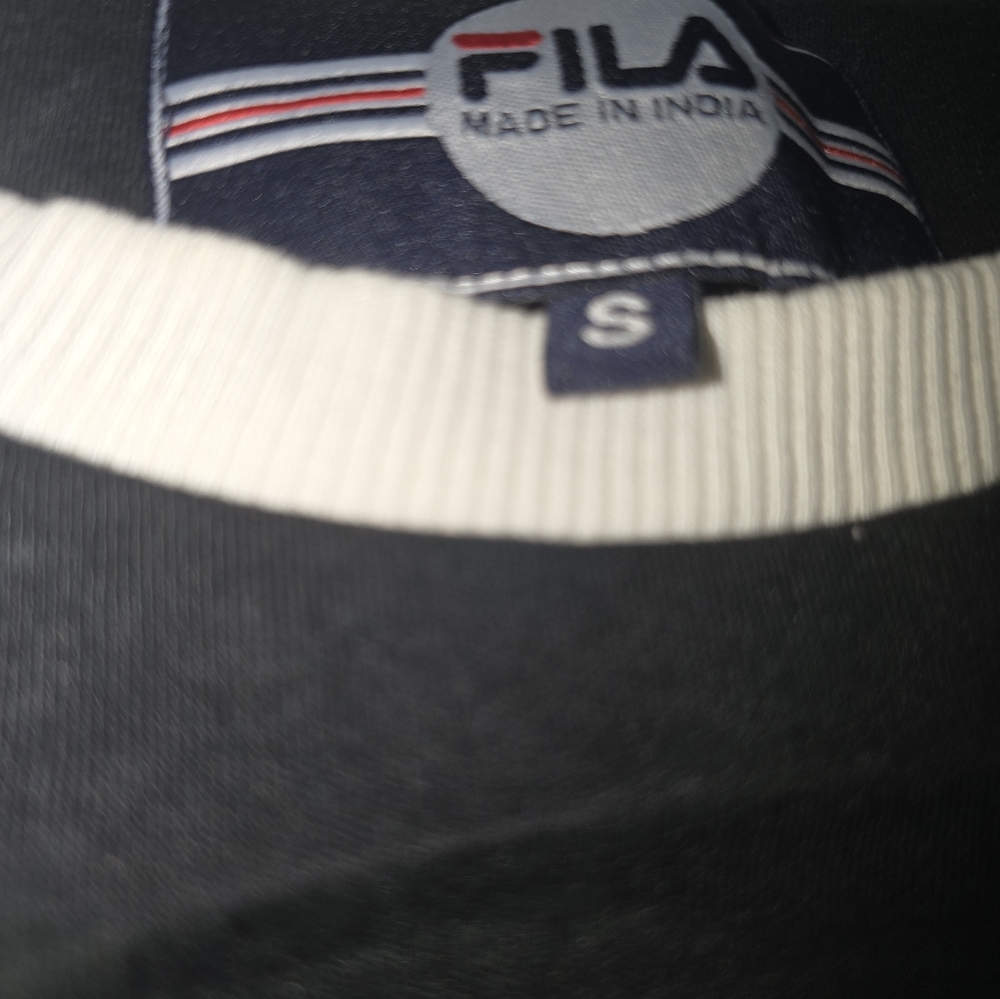 fila shirt - Picture 2 of 3